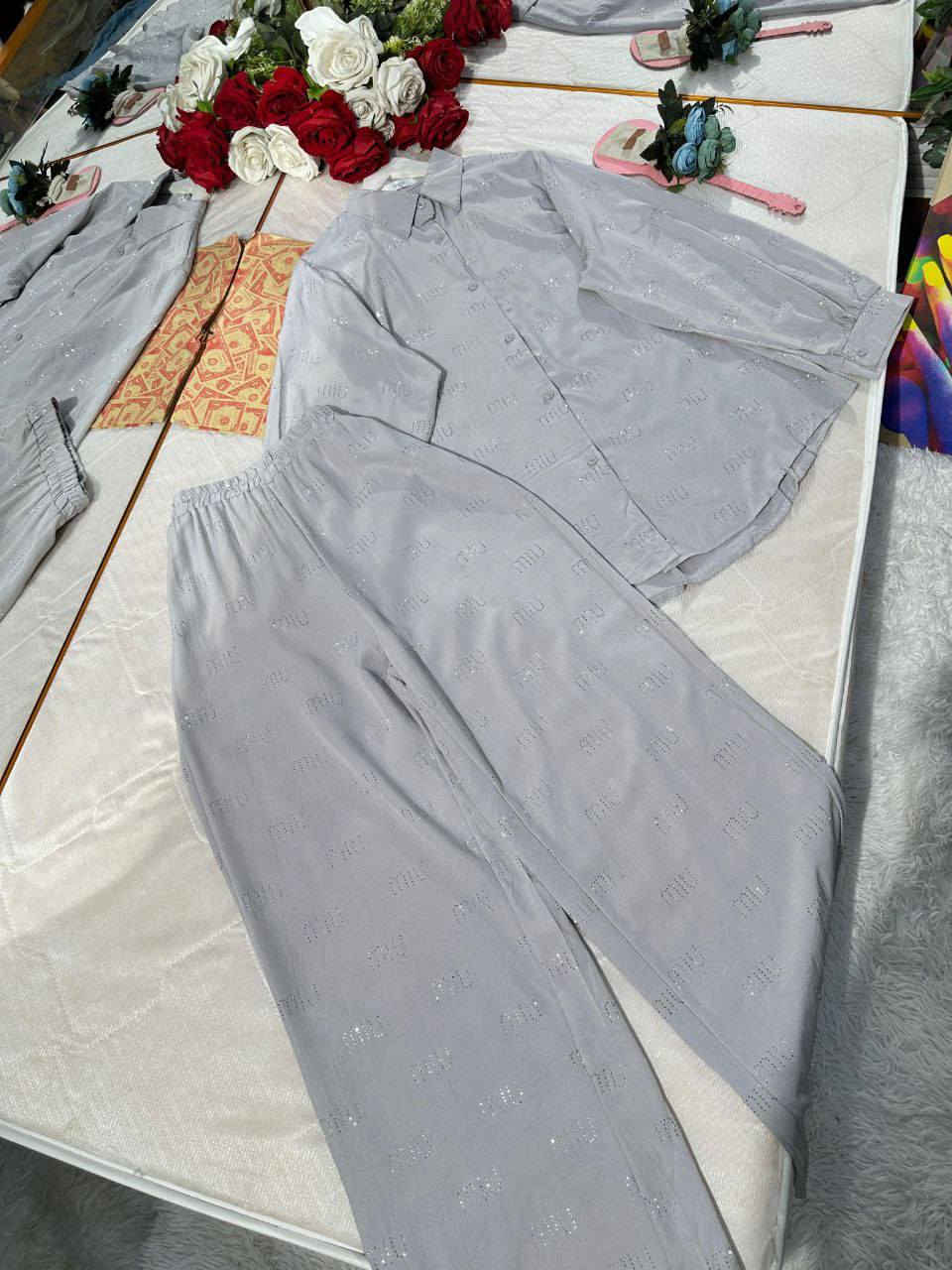 سوت قطعتين يجنن

قياسات M L XL XXL

الخامه جسيكا تركي

متوفر خدمه توصيل لجميع المحافظات


**إذا كنت صاحب هذا الإعلان وتريد حذفه لأي سبب، رجاءا أرسل رسالة إلى الدعم الفني**