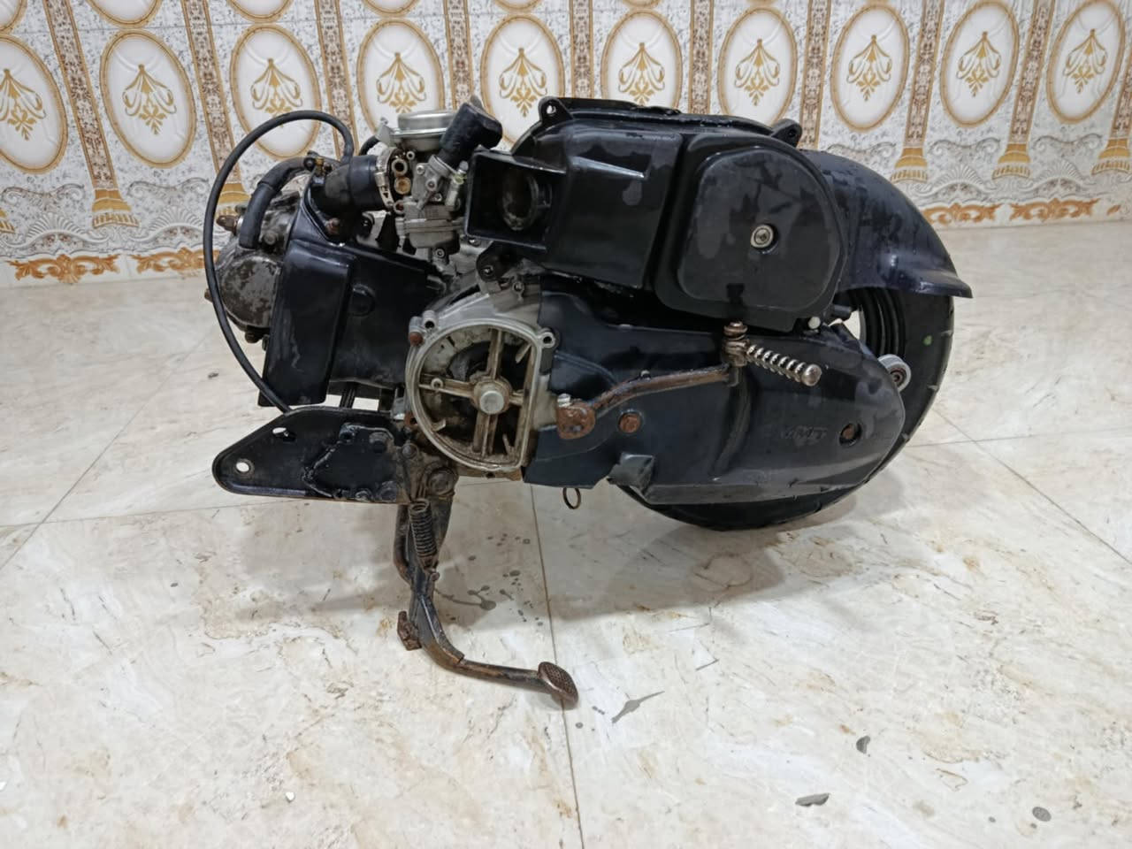 سلام عليكم محرك للبيع 55 شلعه ومعدل شغاله سعر 150 وبيه مجال المكان نجف حي النداء شارع المجمعات  خاص مفتوح او ***********
