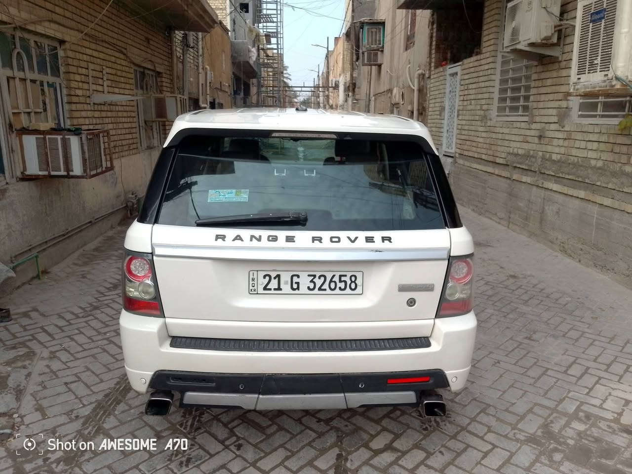 السلام عليكم
سيارة رانج موديل 2010
محدثة 2013 ٠٠٠٠ سيارة مقفولة من الضربة
فقط 3 قطع صبغ بيها من الجمالية

حدادية + صدر جديد تخم تاير كهربائيات كلها شغالة
تدفئة تبريد شغالة كير و مكينة مقفولات 

كير مكينة اكزز 8 سلندر
السعر 105 ورقة تحويل فورا 

العنوان بغداد مدينة الصدر قطاع 4 
الهاتف: ***********
