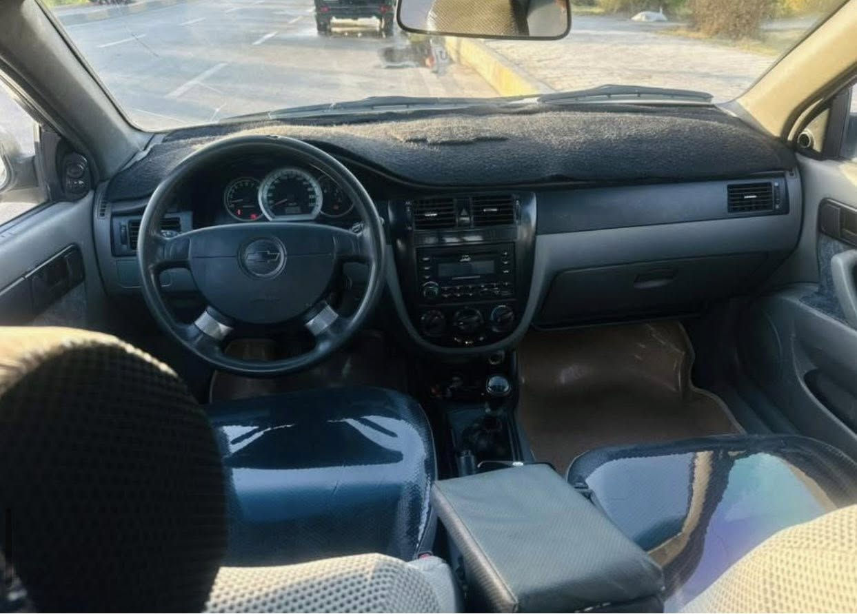 سلام عليكم اوبترا شركه عامه 
2004شرط التحويل رقم انكليزي باقي بس ع ستلام لوحات 
كير ومحرك شرط سياره نضيفه بمعنه الكلمه تدفئه تبريد كلها شغاله كهربائيات كلها شغاله السياره ما ناقصها برغي سياره مصبوغه عام للجماليه سعر 60وبيها مجال قليل 
***********
