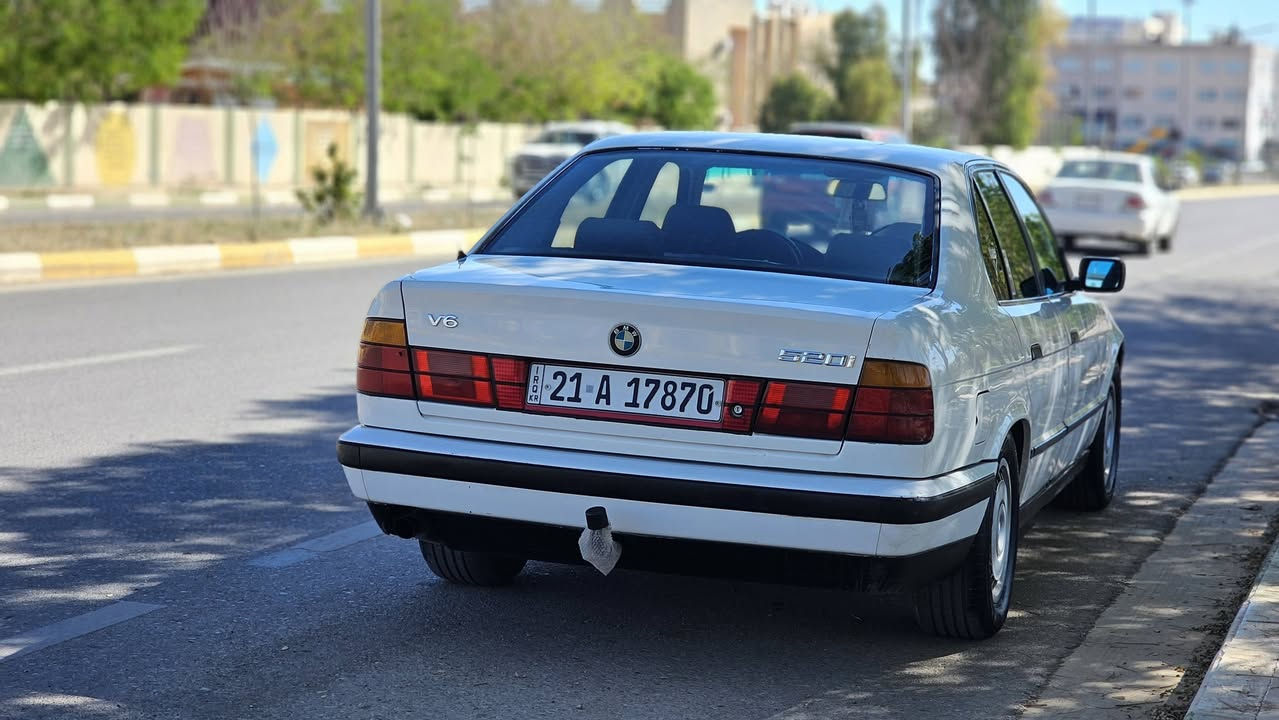 سلام عليكم 
BWM520i
للبيع سيارة جاهزة گير و مةكينة خير من اللة لا صرف ولا بخار تدفئة و تبريد مضبط صدر امامي و دبلات تايرات كلة جديد رةقةم سليمانية رقم جديد ل2029 سيارة بيهة قطعة و شبرين صبغ سيارة جاهزة مابيهة نقص مكان السيارة كلار 

***********
