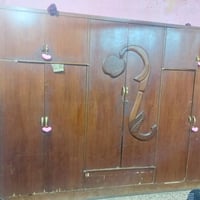 غرفة نوم • للبيع • بها مجال