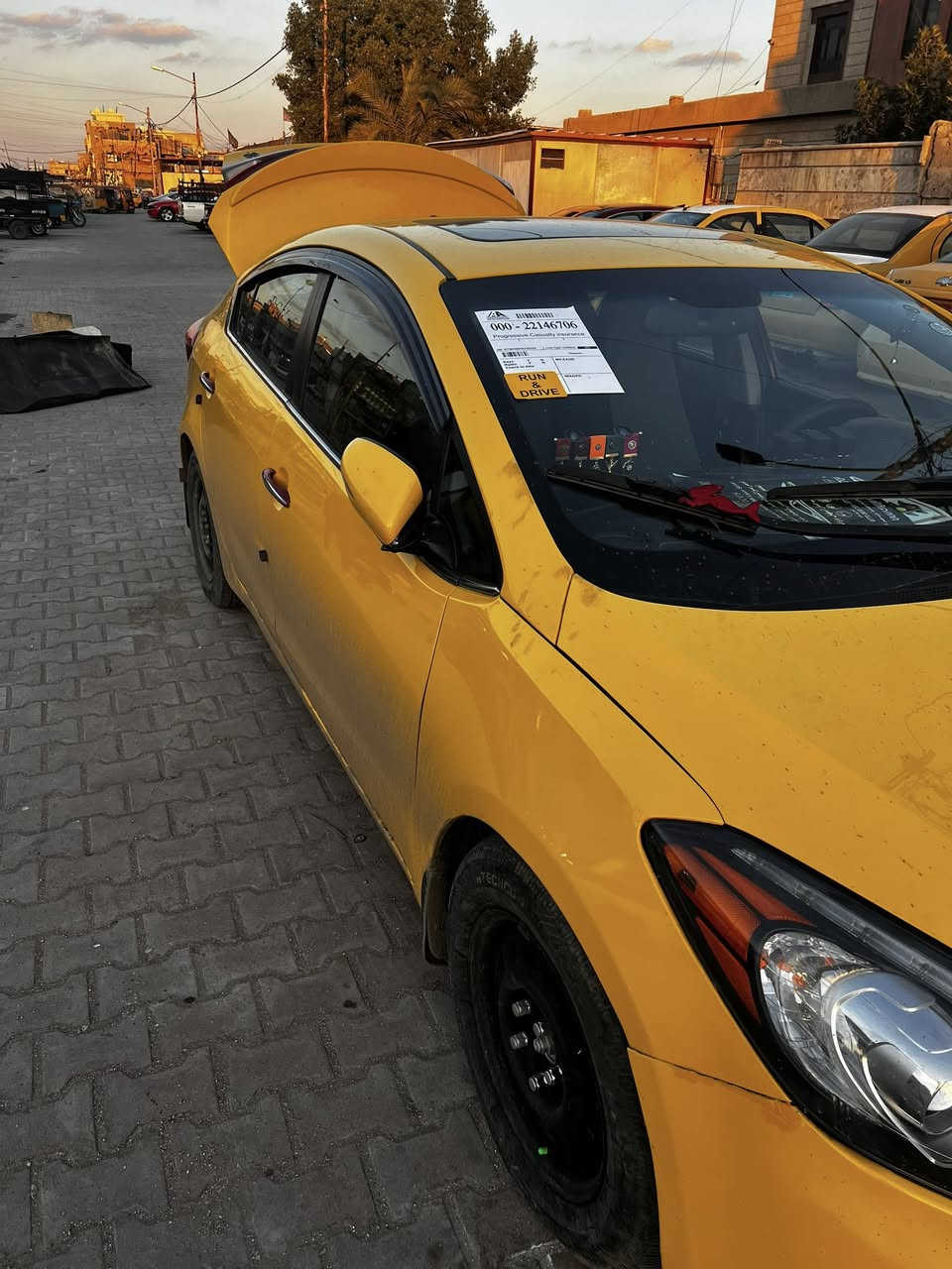 السلام عليكم كيا فورتي 2015 فول مواصفات فتحه قمارة سيارة نظيفه خير من الله صورها هاي السعر 105$ حادثها جاملغ اليمنه *********** مكاني بغداد مدينة الصدر
