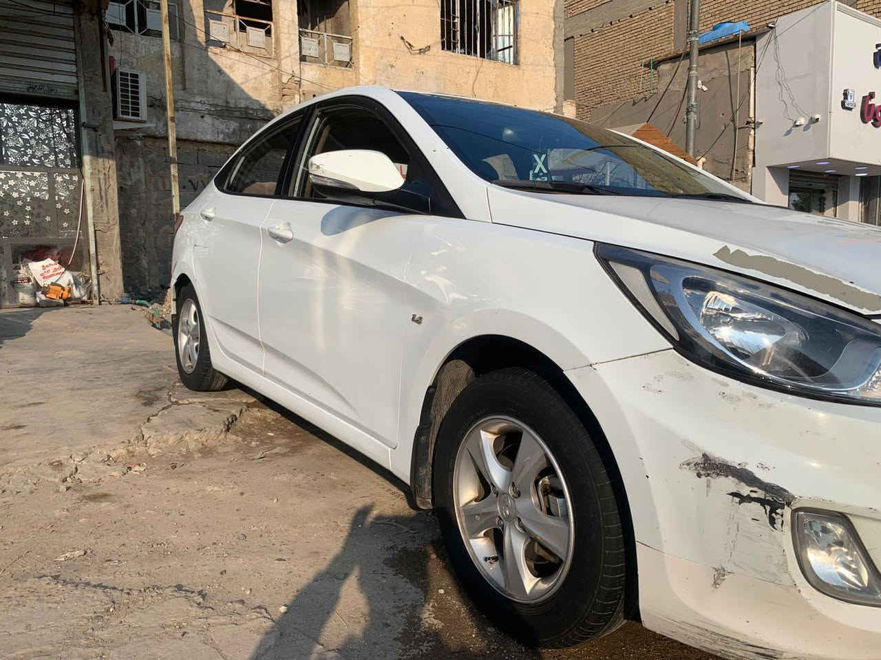 سلام عليكم 
اكسنت ٢٠١٣ خليجي 
مكينه ١٦٠٠كير مكينه مكفول
رقم بغداد رقم وهزه جديده بسمي تحويل مباشر 
مواصفات عاديه تحكم شاشه كامره 
مكفوله من الصبغ والتبديل 
سونرها ويها 
ماشيه ١٦٠
السعر ١٠٦$وبيها مجال 
العنوان بغداد 
رقم الموبايل ***********
