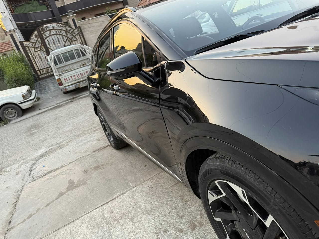 سبورتج ex البرستيجج 2023 ام الداخل الاحمر. للبيع او المراوس سياره مكفوله كفاله. عامه من صبغ والتبديل كله ليبل واحد بعده بجيس  وسنار المندلاوي مرفق بصور  5كامرات 
بنراما تشغيل عن بعد 
4*4 فور ويل مودات قياده 
شاشه متصله دجتل مع مودات شاشه ٣ وضعيات مختلفه 
5 رادرات مع حساسات امامي وخلفي. 
تحديد مسار  
اكيد تبريد تدفأ كشنات ودتفأ ستيرن. 
سستم صوت harman kardon 
اوتو هولد 
خزن ميموري بلكشنات. 
ويه الاشاره تفتح كامره بدشبول ماشيه ٥٦ 
اوتو ستوب مع منافذ شحن بلكشنات الخلفيه  سايد بريك بصمه جنطه كهرباء عن الاقتراب منه تفتح تلقائي  سياره فول الفول. مواصفات متخلص وباسمي تريد تحويل تريد وكاله. ثاني يوم. مكانه بغداد. شارع فلسطين ورايده ب213 وبيه مجال 
***********
