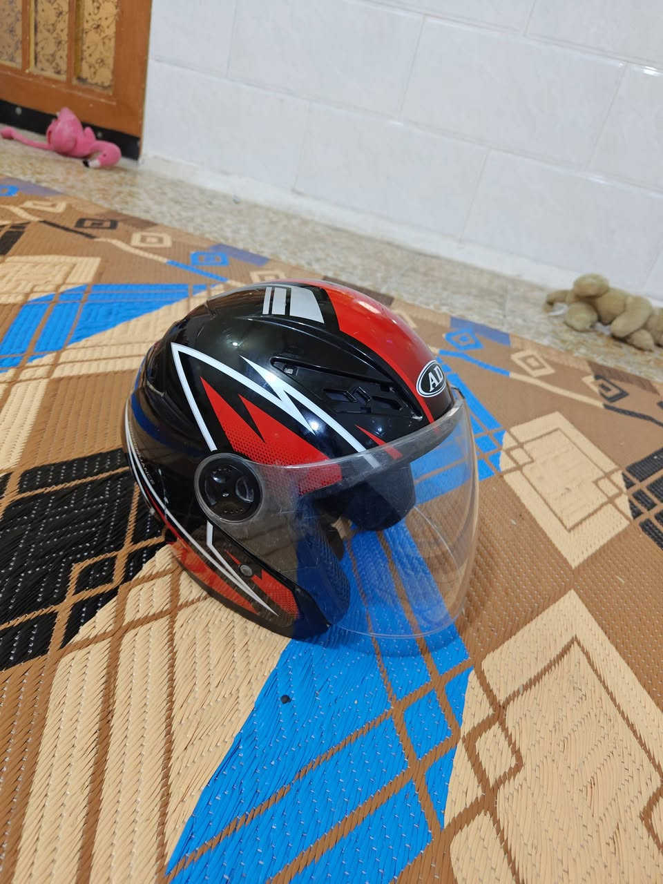 خوذه للبيع ب30 الف رقمي ***********
