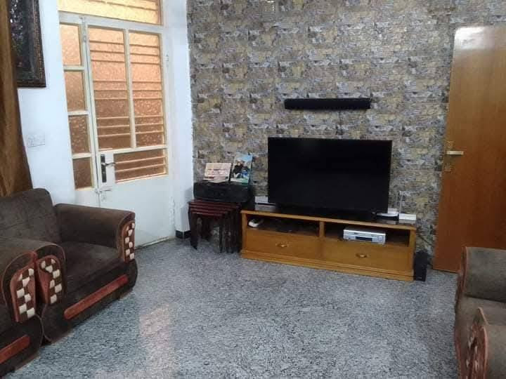 دار البيع المساحه ١٣٥الواجهة١٠الطابق الارضي ستقبال *مطبخ حار *بارد*حولي*غرفة نومخدمات عدد٣ الطابق الاول ٤غرف نوم*خدمات*الطابق الثاني ٢غرفة نوم *********** العنوان حي القاهرة الدلفي قرب افران الزيتون
