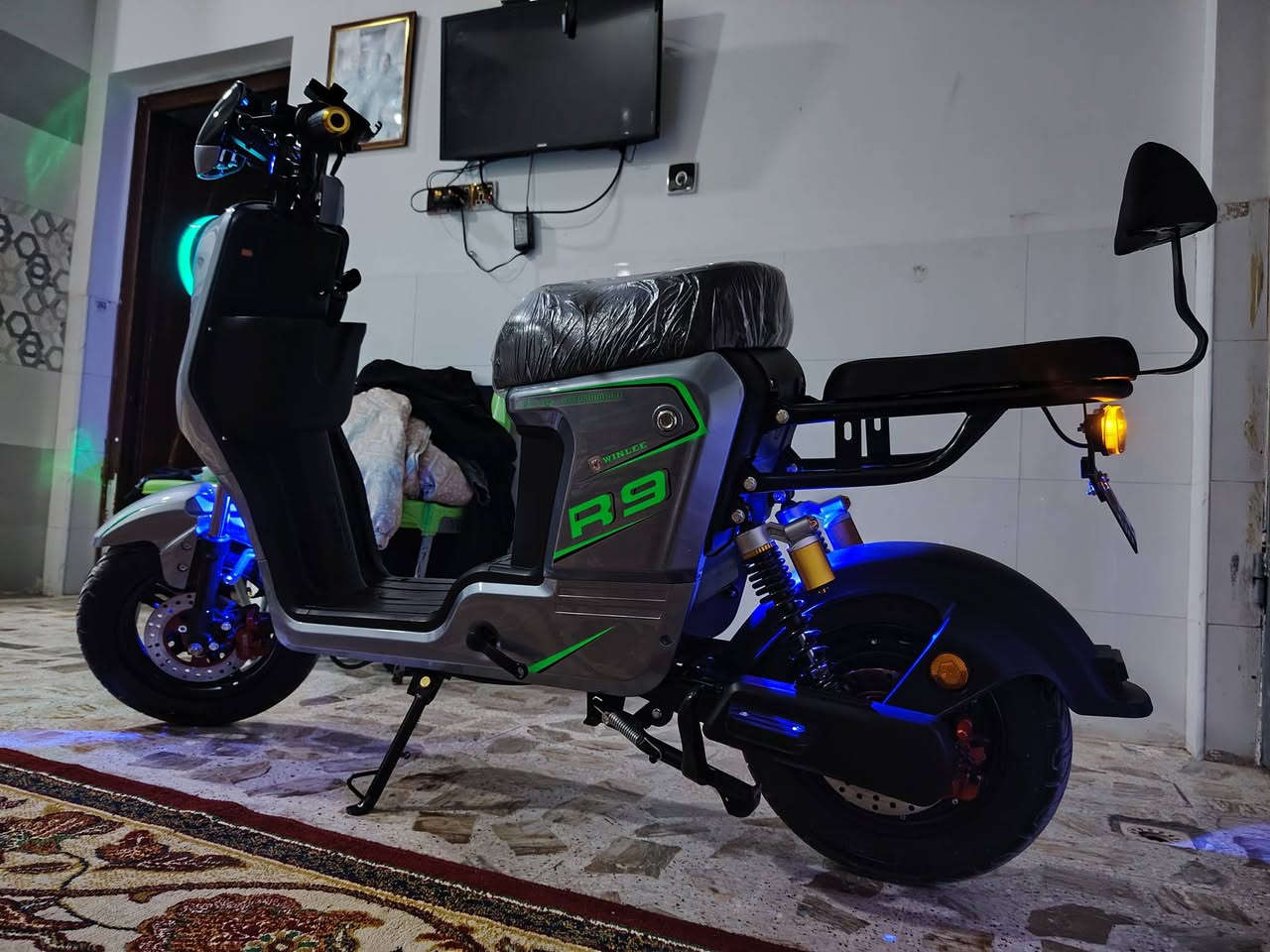 سلام عليكم ورحمة الله وبركاته
دراجه شحن ار 9
للبيع موديل 2026
أخذته من ارقه شركه شركة حيدر النيار
دراجه جديده صالي اسبوعين من أخذته
أخذته 600 الله شاهد
دراجه نضافه 100+100
دراجه مكفول
سعره 550 وبيه مجال
مكاني نجف حي النداء شارع مجمع بيتي قرب مول الاميرات 
تحياتي راسلني واتساب وبيكم خير وتدللون
الرقم ***********
