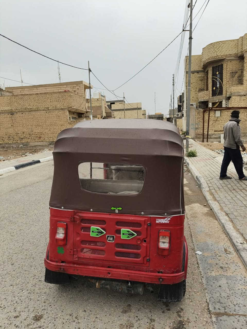 سلام عليكم تكتك بجاج للبيع مديل 18 تكتك نضيفه سعر 3 او 900 بيها مجال ‏‪***********‬‏
