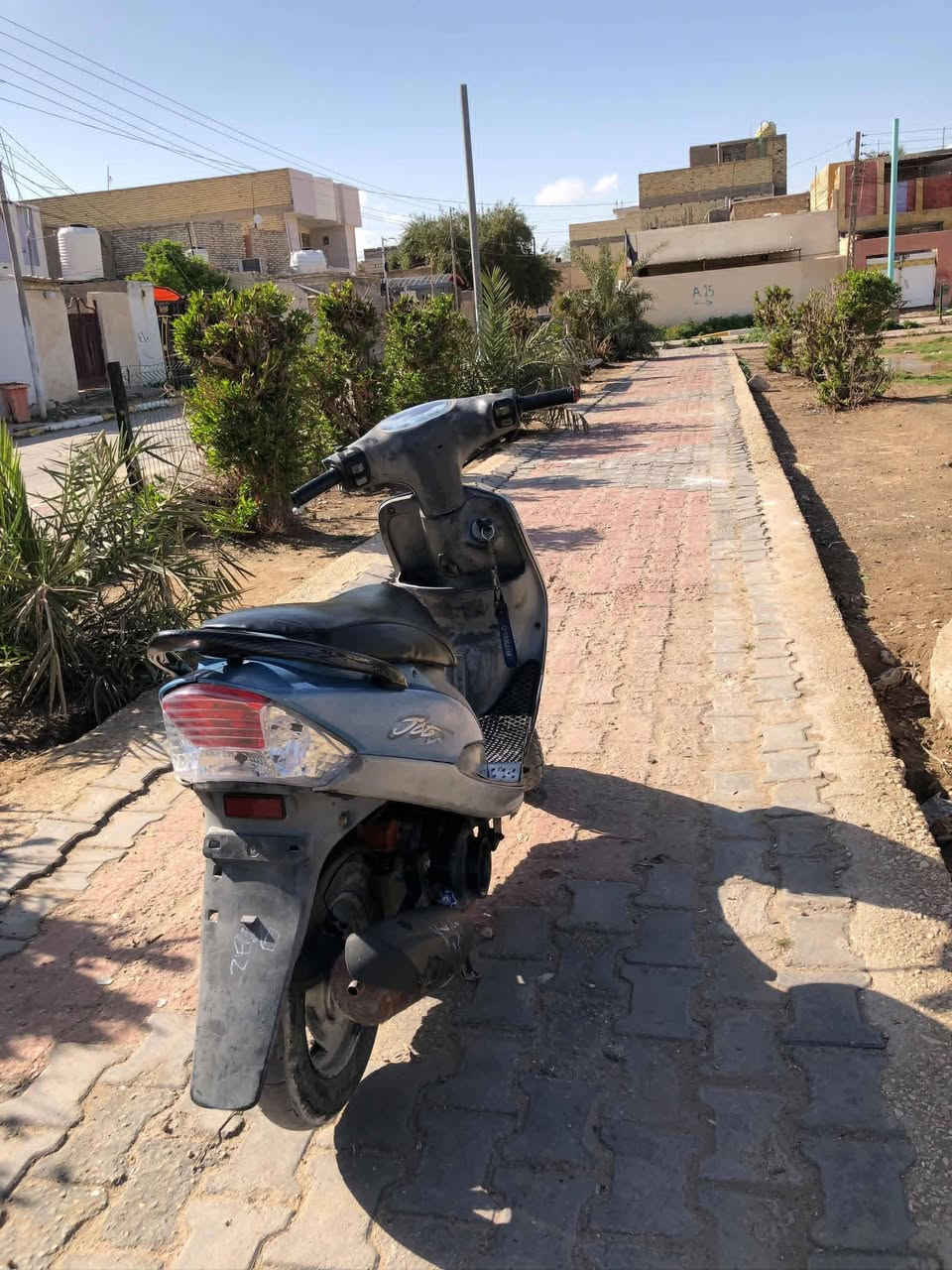 السلام عليكم ماكس منغولي مكينه مكفوله كهربائيات شغاله كلها سوادات مختمه بلاد صالنصه بلاد شوته بلاد الدراجه مفوله شلعه ومعدل نكره الدراجه وسلف سكنات وياها ريموت تغغير الوان مازده خلفيه الوان الدراجه نصها بلاديه بوشه ٥٥ مزوده مكاني كربلاء السعر 750 وبيها مجال *********** رقمي
