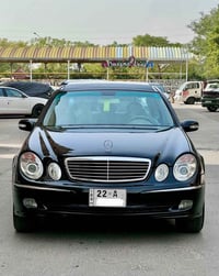 للبيع مرسيدس E200  محرك 4سلندر موديل 2004  خليجيه قطعتين صبغ فقط جاملغ...