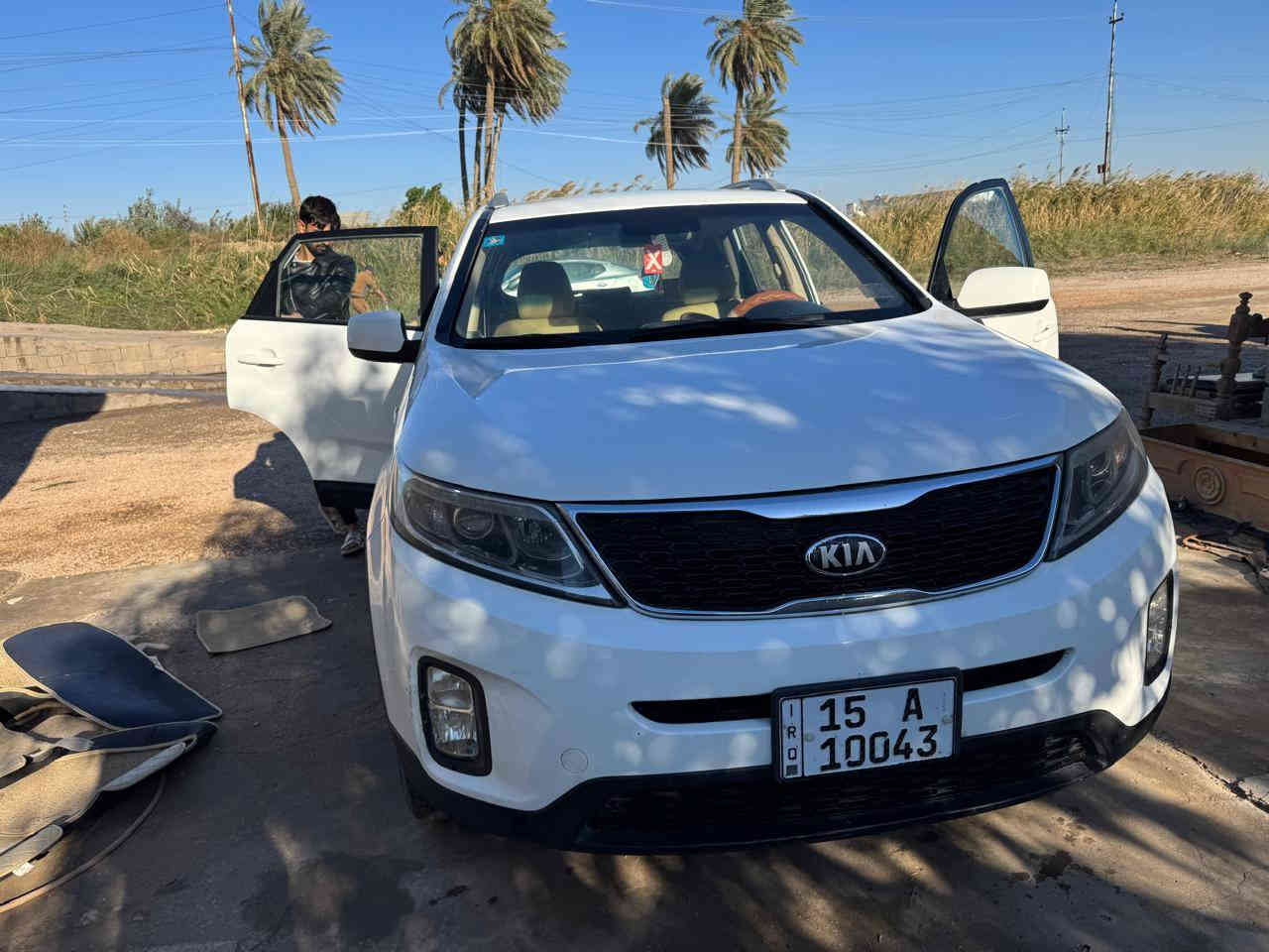 السلام عليكم شباب كيا سورنتو خليجي موديل ٢٠١٣ شكل ٢٠١٤ مكفوله كفاله عامه رقم انبار كير مكفول محرك مبدل بلادي محرك ٢٤٠٠  السياره حيل نضيفه ومتصرف عليه لو ربع جاهزه من كل النواحي عليه ادامه كامله ماشيه ٢٠٠ الف السعر المطلوب ١٦٧ وبيه مجال واني مكلف بالنشر هذا رقم صاحب السياره للاستفسار الاتصال ع الرقم ***********
مكان السياره الانبار الخالديه
