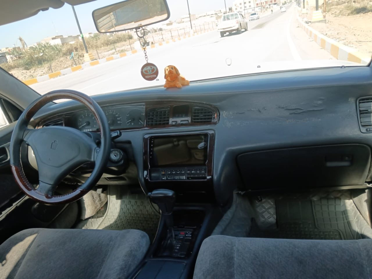 تويوتا كراون بطه متصل للبيع موديل 1992 أبيض لؤلؤي مكفوله من الضربه والصبغ والكص ونقل الجثة بأسمي وسنويتها لشهر العاشر 2027 بيهه جراد كهربائياتها شغاله مري شفط مكينة جديدة  ديلكو وكير جديد سعرها 54$ وبيها مجال بسيط للاستفسار الاتصال : ***********
