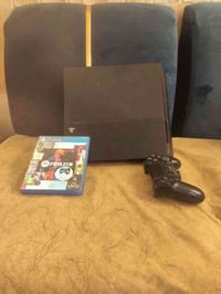 بلي ستيشن 4 فات مع جويستك 2 مع قرص   فيفا 21 للبيع مكاني الكمالية السع...