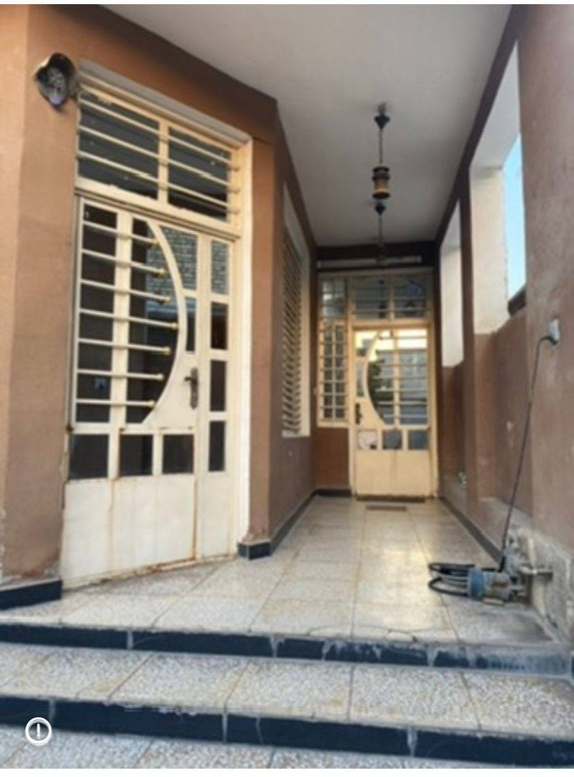 /// رمضان كريم ///
بيت طابو صرف للبيع 
المساحة/ ٩٦مترطابو صرف
التفاصيل البيت/ طابقين 
الطابق الاول //غرفة نوم  واستقبال ومطبخ وصحيات وصالة
الطابق الثاني //٣ غرف نوم  ومطبخ
الخدمات كاملة/ تبليط ومجاري وماء  كهرباء
العنوان /الزعفرانية. الاربع شوارع.  المعلمين .مقابل فيروزة
السعر// ٢٢٠مليون قابل للتفاوض
للاستفسار مراجعة مكتب دلالية المصطفى للعقار الزعفرانية الاربع شوارع خلف ماركت اللؤلؤة مجاور أسواق القبس اوالاتصال او مراسلة واتس اب ***********او***********
