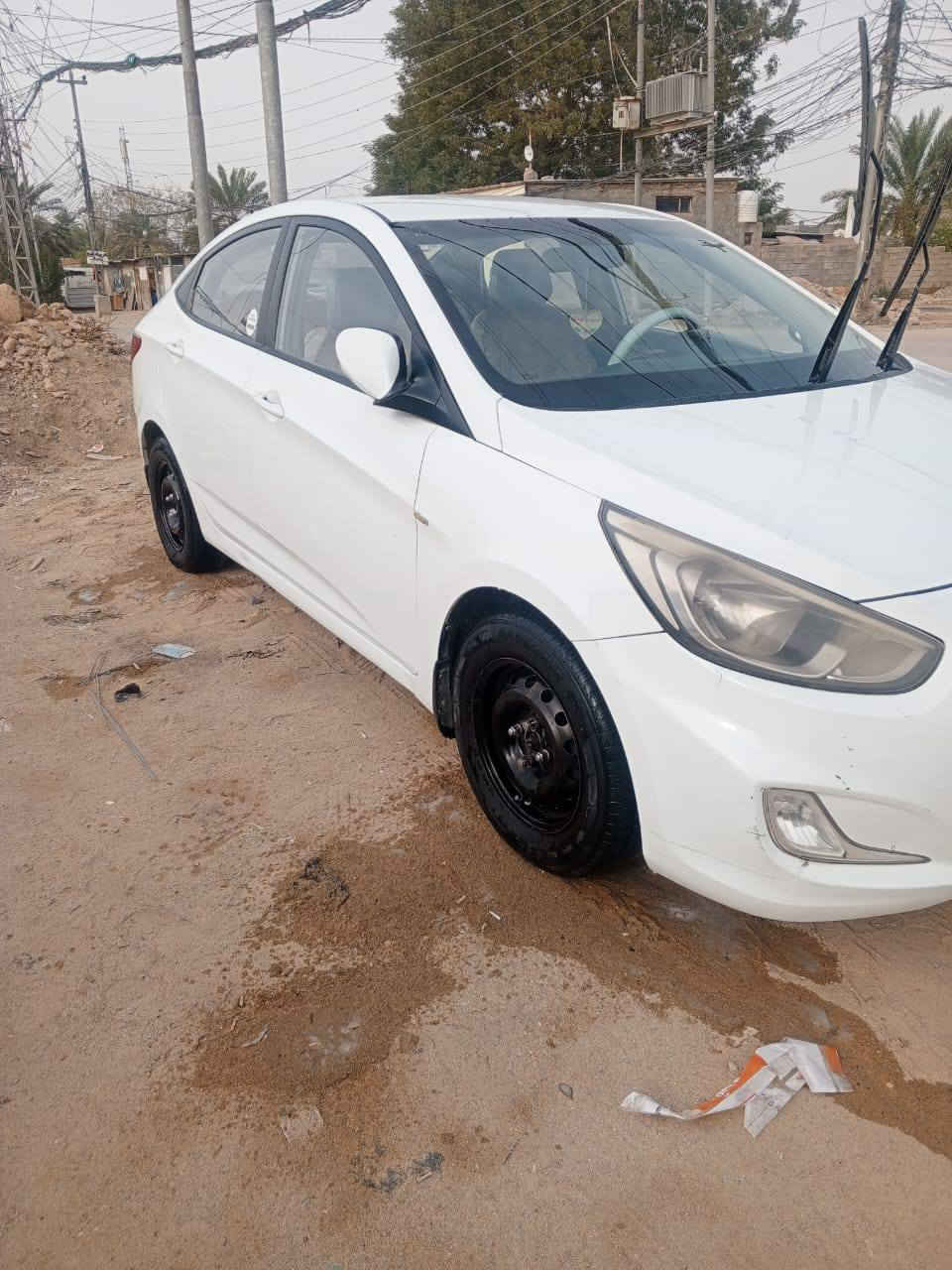 اكسنت 2016 محرك 1400 سياره خيرر من الله كير مكينه كفاله حداديه 70٪ بيها الدور الخلفي مال تايرر صبغ لحد قبق البانزين بدون اي داخل الباقي كفاله للاستفسار *********** 
*********** اتصال او واتساب مامتواجد عل فيس ❤️ النجف, العراق
