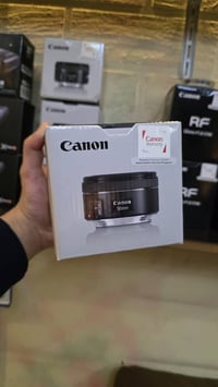 عدسة كانون ٥٠مم • جديدة مختومة • بوكيه ناعم