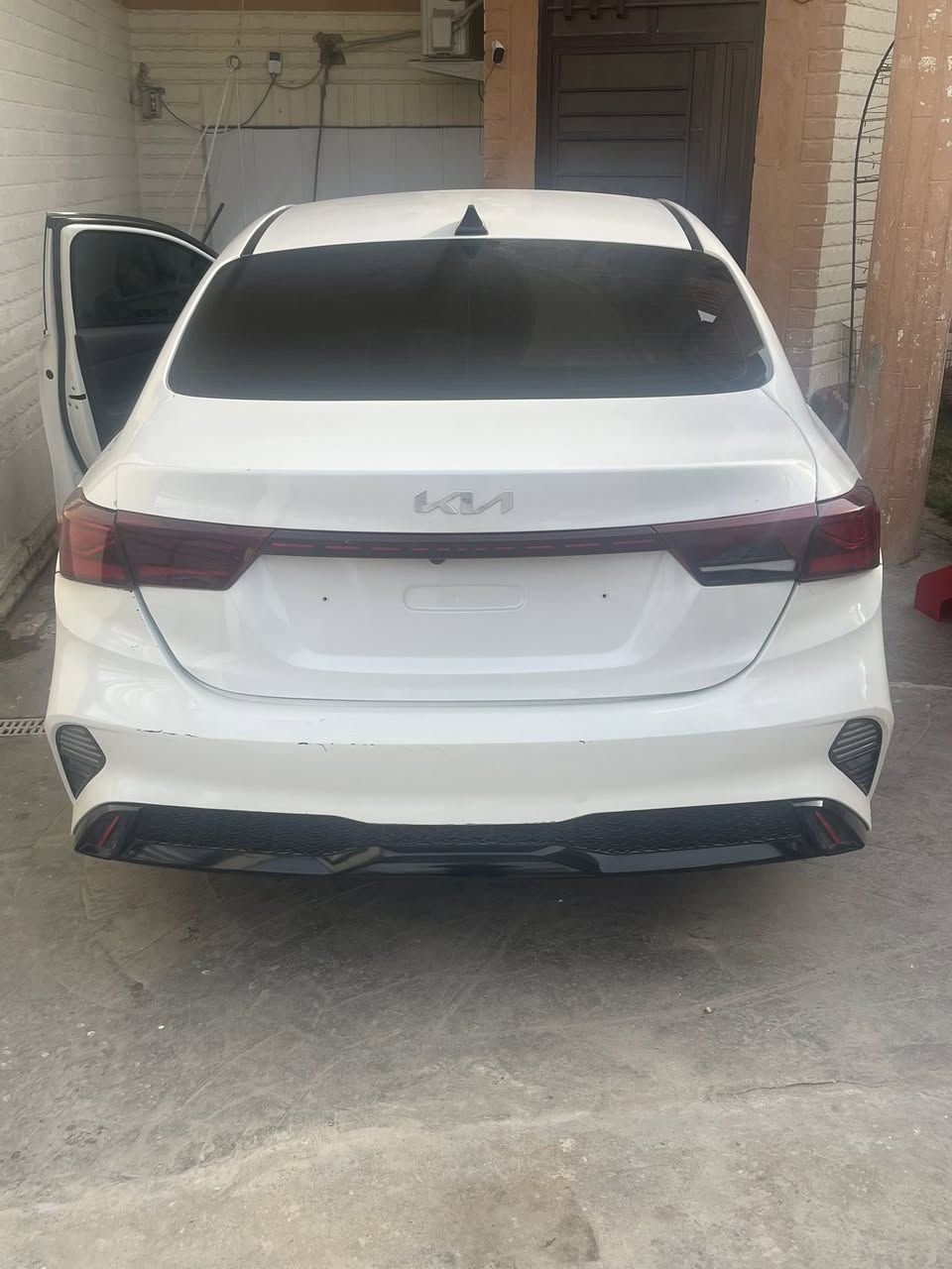 سلام عليكم
كيا فورتي موديل 2023نص فول 

وارد امريكي دخول جديد 

رقم منفيس تترقم جميع المحافظات 

صور الحادث مرفقة بالمنشورمكينة ٢٠٠٠

رادار تحديد مسار وتنبيه وتوقف

کامرة خلفية دوارة

درایف مود

شاشة وسائط واندرويد اوتو

تحكمات ستيرن وكروز***********
مانع انزلاق /بغداد السعر143
