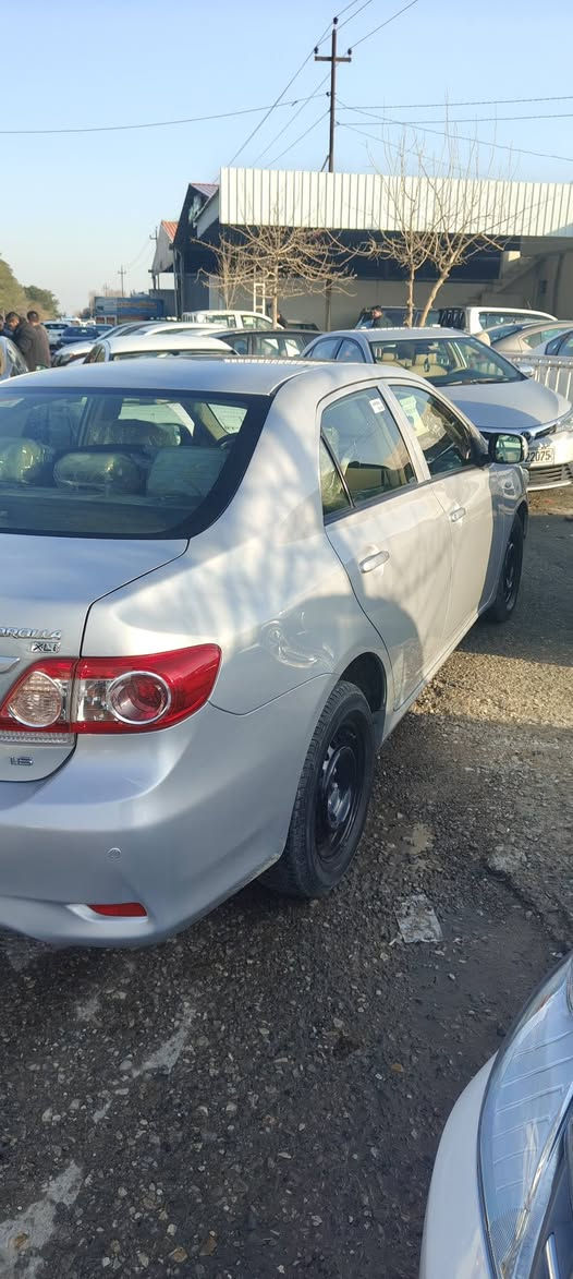 سلام عليكم كورلا موديل 13خليجي كلين تايتل وين اليدور زيرو ماشيه ميه رقم سليماني هاتف ***********
