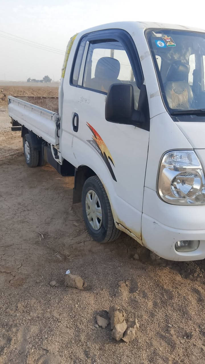 كيه موديل ٢٠١١رقم واسط الجديد بيها رشات صبغ جماليه السعر ٩٠ورقه المكان تاج الدين  ***********
