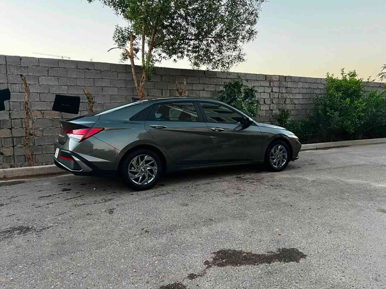 سلام عليكم 
النتره 
موديل 24 
مشيه 33 
سياره كلين بدون حادث حدثه اربع الصبع بل جنطه 
سيار شاسه جدتال 
بصمه @
تشغيل عن بعد 
سياره جازه دخلته بيدي من عمان 
*********** مواصفات هواي السعر 165 سياره بدون حدث
