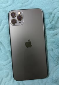 للبيع ايفون 11 بروماكس ذاكرة 256 اعلى شي نموذج M الجهاز نضيف جدًا جدًا...
