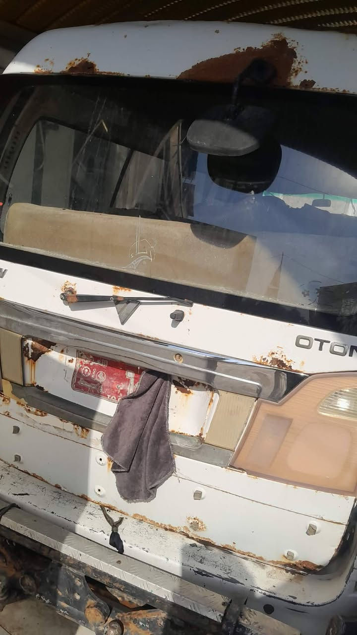فتون موديل 10 رقم واسط احمر اتكفل لك بس براعي مالي شغل بغرامه محرك ونجي كير عادي سعرها 15 وبيها مجال شرايه اتصل ***********
