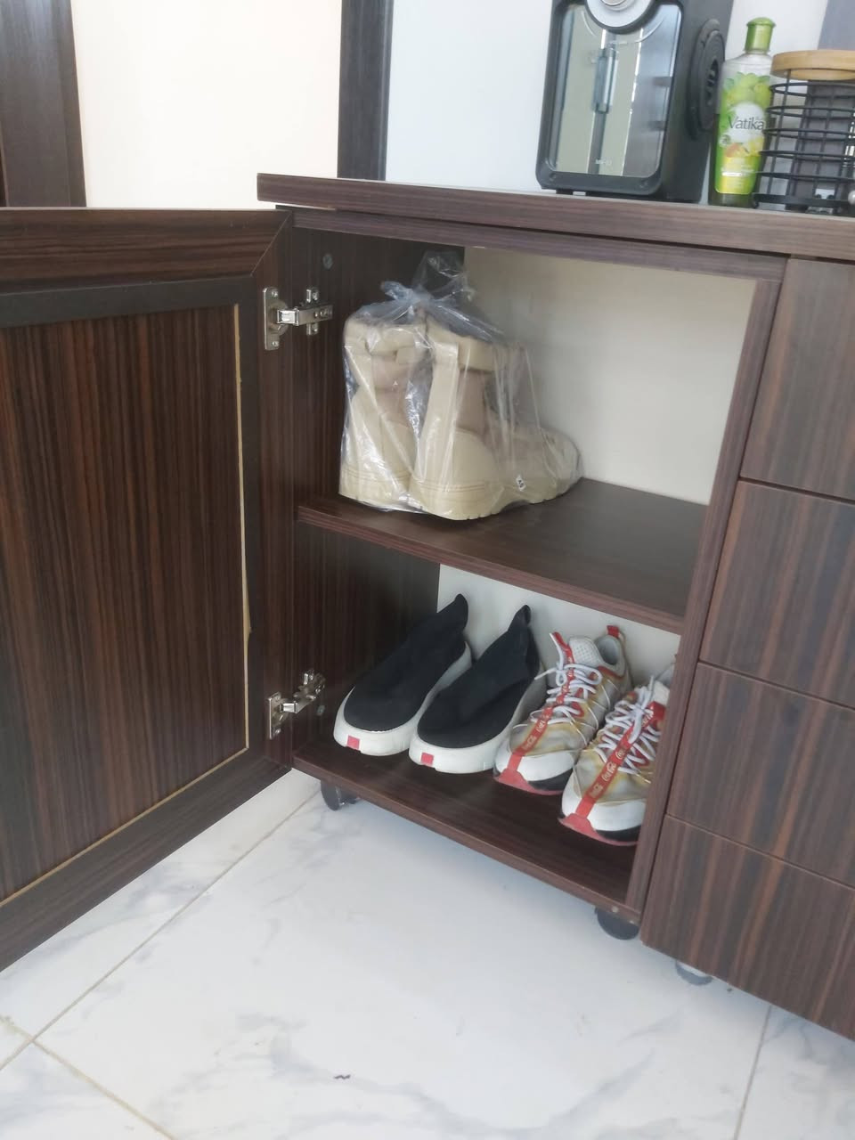 السلام عليكم غرفه سبع قطع للبيع النظافه 100% 
المكان بغداد ابو غريب 
السعر 325 وبيها مجال 
***********
