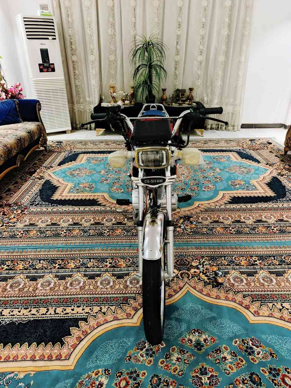 السلام عليكم لبيع سيفان موديل 24اوراق كامله كهربائياة كله شغاله عداد وشاير شلعه معدل خير من الله السعر 600وبيه مجال لشراي نضافه شوفت عينك وبعد انضف لستفسار ***********
