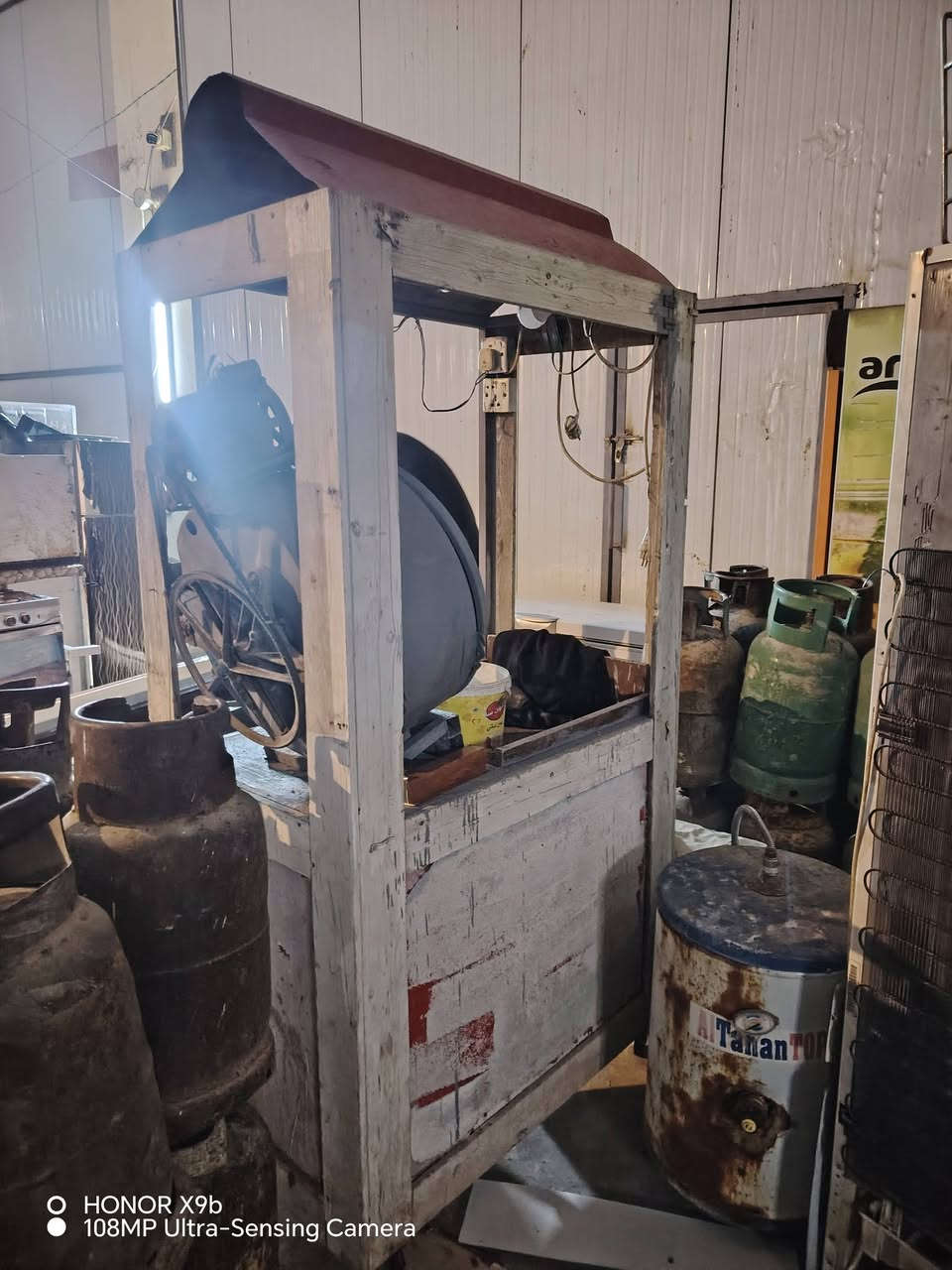 شوية مال حب سعر ٢٢٥ مكان ديالى خالص هبهب عرب شوكة قرب خويلص مقابيل محطة وقود جوهرة الفؤاد الشري يتصل *********** *********** يوجد توصيل بكروة
