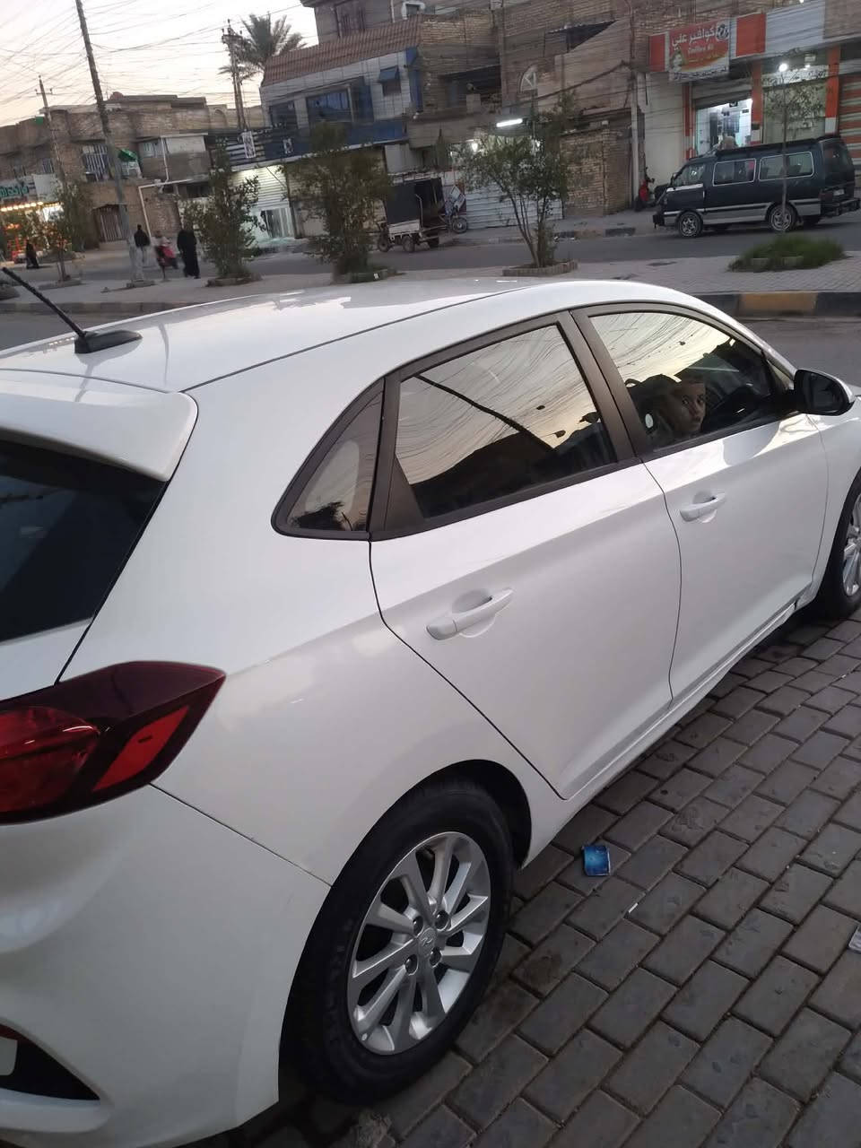 السلام عليكم اكسنت 2019 وارد كندي فقط بارد سياره مرفق وياه سونار مالته سعره 97000$ وبيه مجال مكانه بغداد مكلف بلنشر وهذا رقم صاحب سياره ‬ ‭0771 899 2970‬
