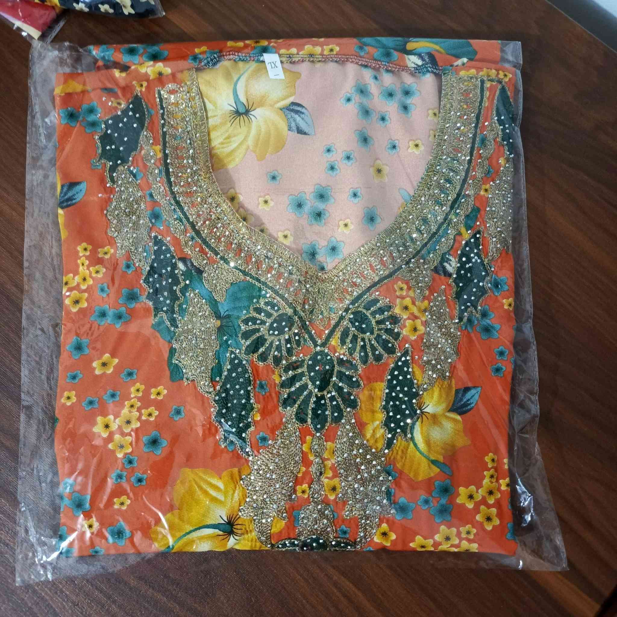 متوفر مخاور 
لارج واكسين لارج 
سعر القطعة ١٠ الاف 
نوع القماش سندريلا 
يوجد توصيل ل كافه محافظات العراق 
٣ الاف فقط خصم الأجور لحلول شهر الطاعة والغفران 
كل عام وانتم بخير


**إذا كنت صاحب هذا الإعلان وتريد حذفه لأي سبب، رجاءا أرسل رسالة إلى الدعم الفني**