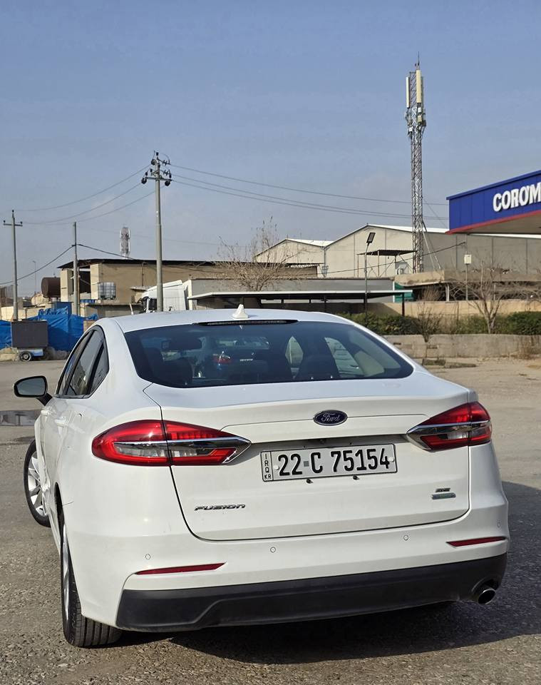 Ford fusion se 2020
 فۆرد فیوژن سپی مۆدێل ٢٠٢٠ ئێس ئی

فول مواسەفات بەس سلاید و کوشین جلد نیە ، 
ناو رەش کوشین کارەبا ، گێچ ئەلیکترۆنی ، شاشە گەورە ، مۆدی لێخورین  eco + sport برێک بەسمە ، تحدید سورعە ، رادار ، خەتی جادە ، لایت زینۆن زۆر مواسەفاتی تر ... چوار تایەی تازەی لە بنە ، سەیارەیەکی زۆر بێ کێشەیە بەشەرتی گێر و مەکینە و کارەبایات تەقە و رەقە ، ٥٦ هەزار مایل رۆیشتیە ، پێش و پشت کەپس ، ٤ پارچە بێ ژۆرێ ئێرباگ بە شان تەقیەوە  رەقەم شانسیم لە وێنەکان داناوە .... سعری ١٢٥ وەرەقە و مەجال 
وەلامی نامە نادەمەوە ئەگەر موشتەری تێل بکە لەگەل رێزم .. ژ.م . *********** أربيل, العراق
