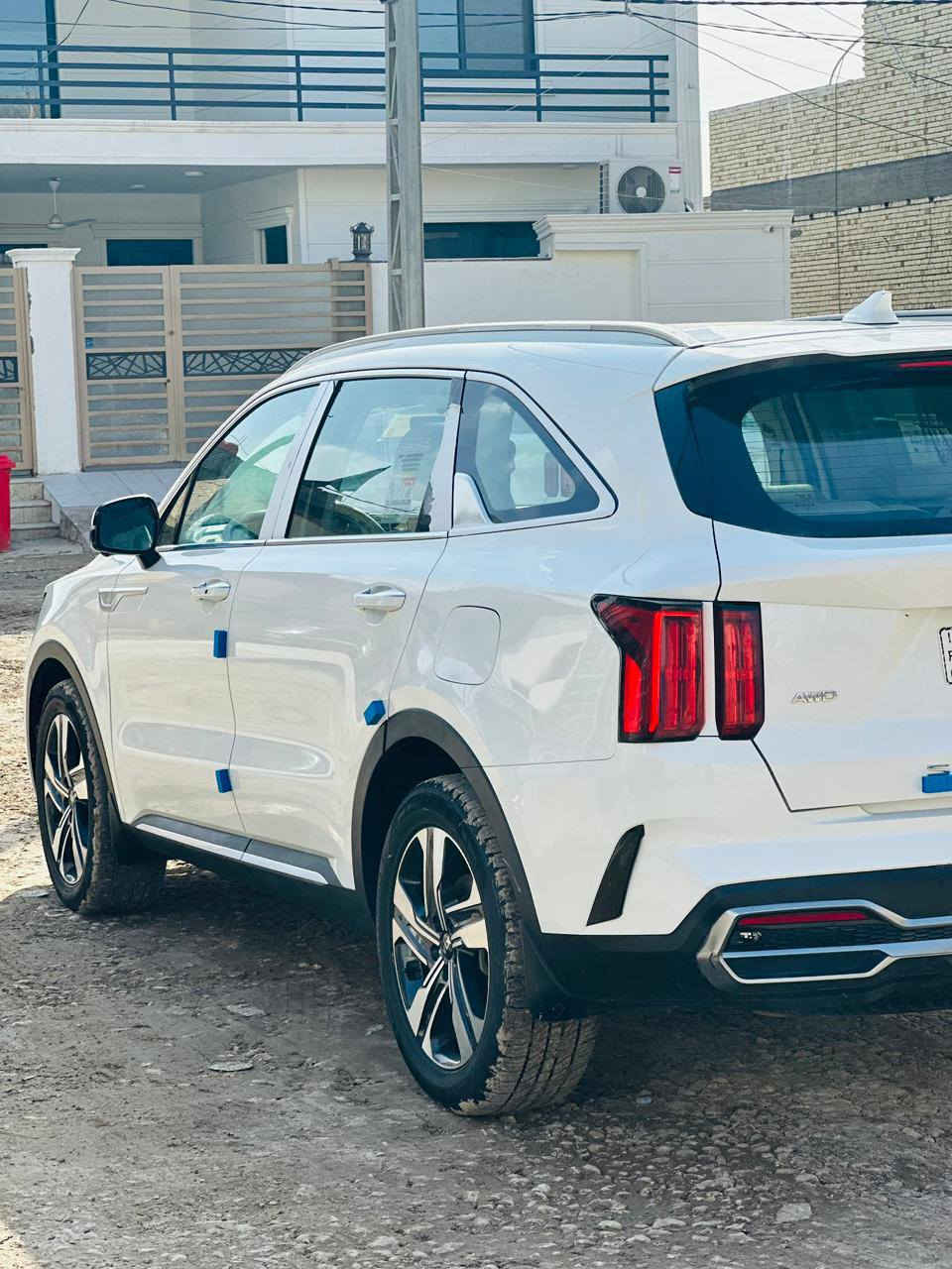 السلام عليكم 
سورنتو للبيع موديل 2021 خليجي رقم بغداد فول 1/1 مكفوله كفاله عامه بشرط الفحص بعدهي بلزكات الشركه 
الــمــواصفات 
بصمه تشغيل 
بصمه بيبان 
تشغيل عن بعد 
جنطه كهرباء 
بنوراما / فوريل / 5 كاميرات / كشنات تدفئه تبريد / سايد بريك بصمه / كير ماوس / شفتات استيرن / كشنات كهربائيه اماميه وخلفيه / جي بي اس / محرك 6 سلندر / 4 عدسات / اربع انضمه قياده / سبورت / ايكو / سمارت / نضام مانع انزلاق / نضام نزول منحدرات / كير 8 نمر / وباقي المواصفات معروفه السياره فول 1/1 وكفاله عامه من كلشي 
مكان السياره بابل 
رقم الهاتف/***********/ اسيا 
رقم الهاتف /***********/ اثير 
السعر /285/ وبيها مجال حك الجيه والضيافه 
الشراي يتصل
