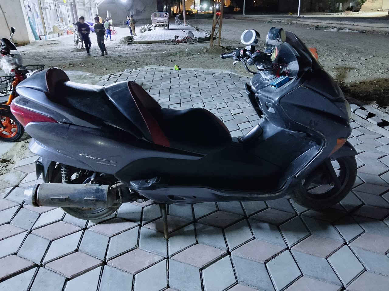 سلام عليكم 👋🏻
َ
 للبيع دراجه هوندا فورزه دراجه حلوه ونضيفه عداد 160 دراجه صار 6 ايام طفت بعد ما شتغلت ابيع الك طافيه
َ
 السعر 350 وبيه مجال للشراي فقط
َ
المكان  ( ديالى الخالص). 
شراي اتصل او مراسله الصفحه الرقم ***********.
