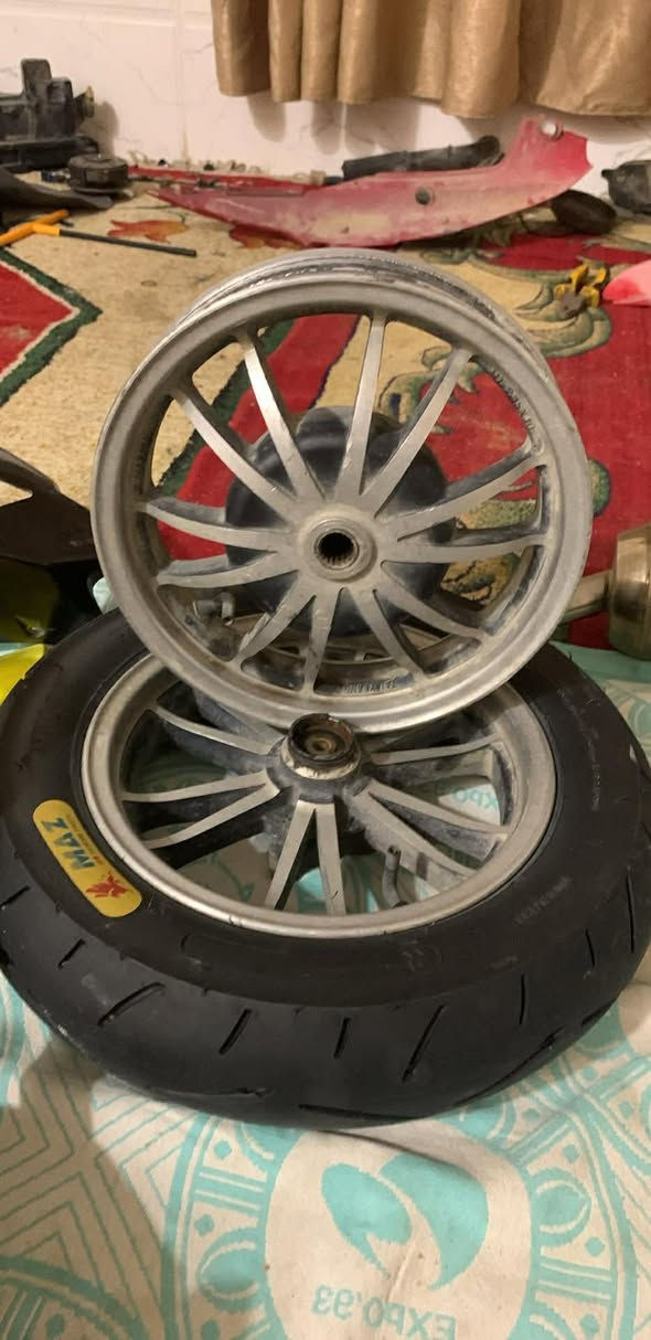 وياله زوجين مكفولات قفل ١٥٠ شراي خاص وادلل 
ونواعم كرزيه وياهن براغي خاص وادلل مكاني حله توصيل موجود ***********
