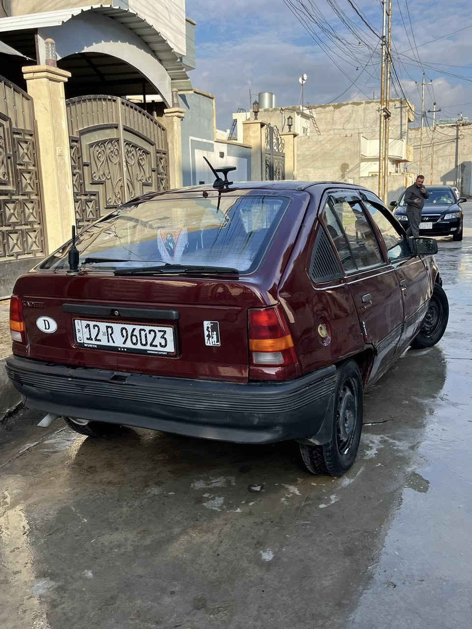 سلام وعليكم سياره كاديت للبيع السياره حلوا وجاهزا كير ومحرك شرط عل فحص كاربون بيها السياره رقمها دوري جديد طخم السياره جديد السياره ربع ما تصرف عليها السعر 26 رقم المبايل ***********
