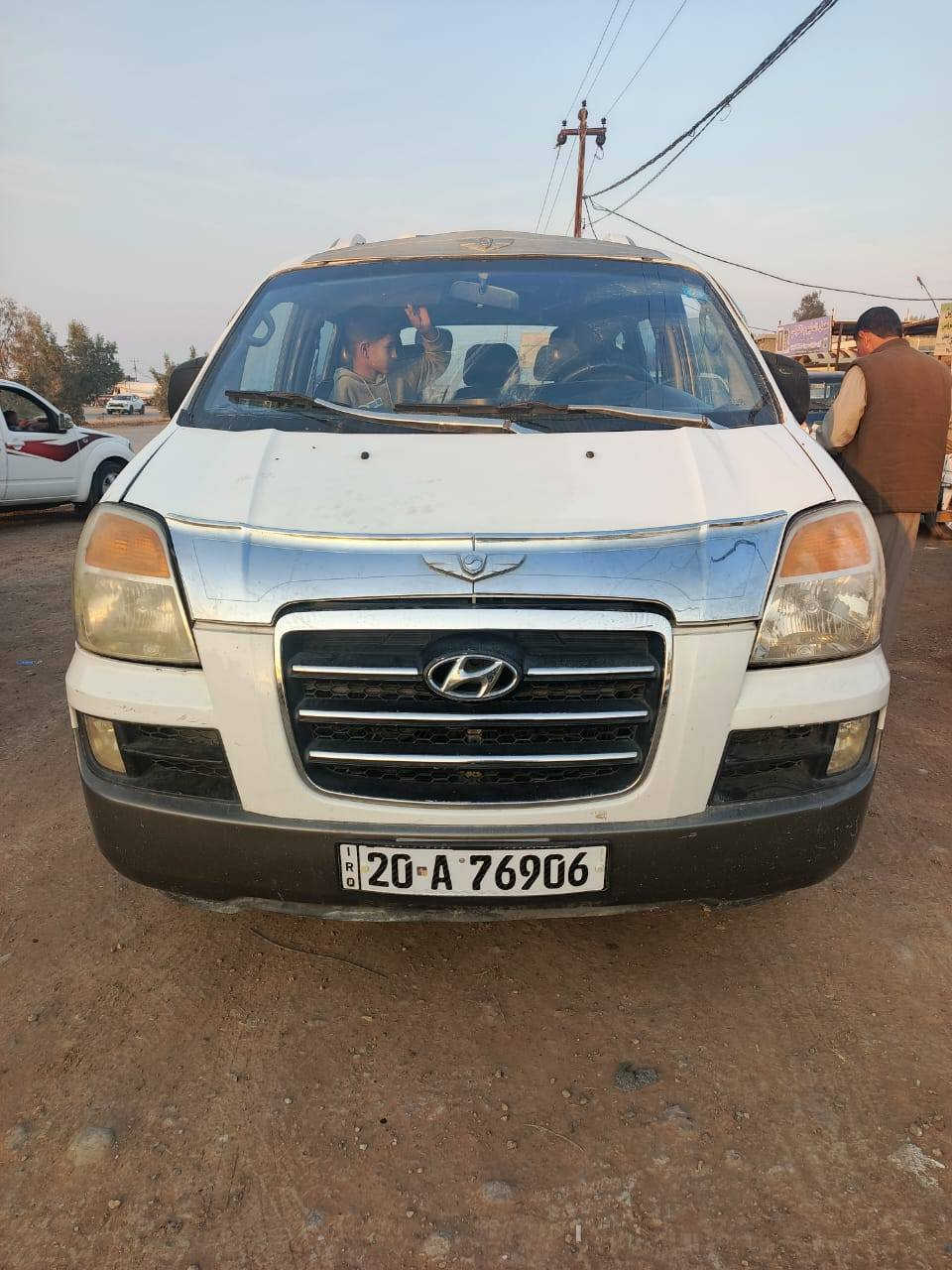 سياره استاركس موديل 2004 رقم ديالى محرك وكير واكسن وشاص خير من الله السعر ٧٥ ورقه  وبيه مجال متواجد في ديالى خان بني سعد ***********
