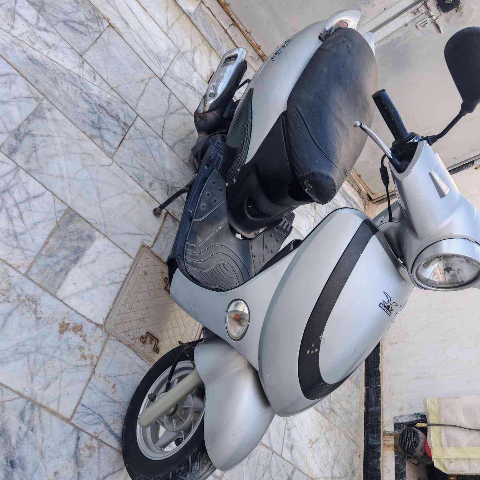 دراجة جيتي نضيفه حاوية ب400وبيها مجال ***********
