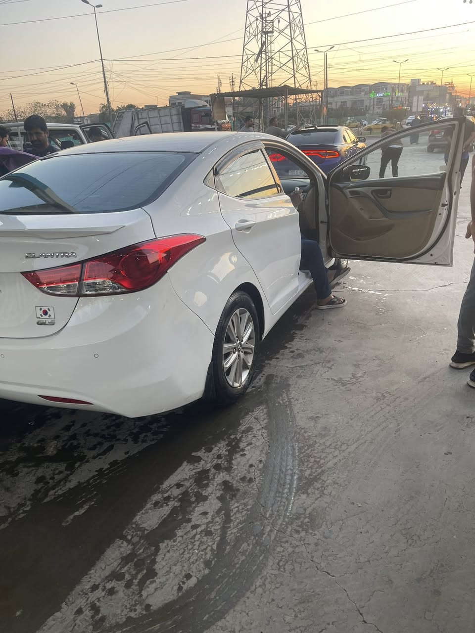 النترا ٢٠١٣ محرك ١٨٠٠ بصمه بلادي بيه بارد مكانات قليله سياره محرك وكير ممفتوحات السعر ١٨٨ ورقه وبيه مجال قليل مكاني غزاليه ***********
