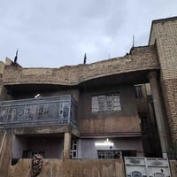 بيت للبيع • ١٠٠م • شارع السواق الصادق