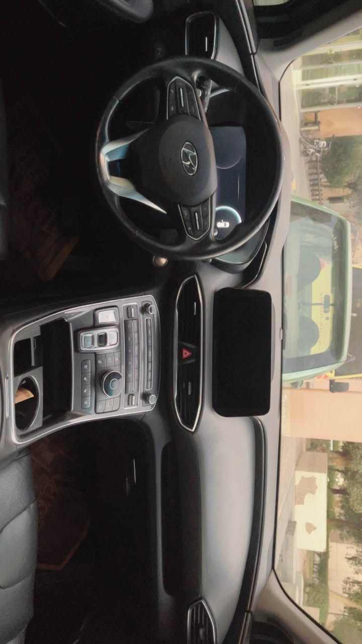 السلام عليكم
 
هونداي  سنتافي 2022 فول الفول اعلى مواصفات 

رقم اربيل الدولي الجديد   

محرك 4 سلندر 2500 تيربو ✈️✈️

باسمي تحويل مباشر سنويه وهزه جديييده 

حادثها :- فقط جاملغ خلفي والمسطره مال قبغ جنطه
جدا بسيييط 

السياره ماشيه :- 34 mi 

السعر209 وبي مجال بسيط 

المواصفات :-
 

1- مفتاح ذكي بصمة + التشغيل عن بعد
(بصمه تشغيل + بصمه ابواب )

2- نظام اوتو بارك

3- كير بنظام الازار المنفصلة الاصدار الجديد ( بيانو)

3- كير ماوس ثانوي لأوضاع القيادة / Drive Mode 

‏Comfort - Smart - Sport 

4- فتحه سقف بانوراما على طول السياره 

5- هاند بريك بصمة 

‏7 - Auto Hold  أوتو هولد

8- خاصية ISOFIX   ايزو فكس قفل الاطفال

9- نظام مانع الانزلاق

10 - نظام نزول المنحدرات.

11 - نظام اطفاء المحرك (A) ذاتيا في الازدحامات لتوفير الوقود

12- شاشة تدعم Apple Car play و Android وبلوتوث مدمج والأوامر الصوتية

14- الشاشة الوسطية حجم كبير 12 انج مع دعم الملاحة بالخرائط GPS وبوصلة للاتجاهات

16-  مخارج شحن USB وتشغيل الميديا

17- منافذ للطاقة كهرباء 12فولت ومنفذ 110 فولت

20- المقاعد الامامية كهرباء + تبريد + تدفئة

21- حساسات ضغط الاطارات 

22- حساسات أمامية / جانبية /خلفية

23-  كامرة اضافية لتقنية منع الخروج عن المسار

24- ميزة التوقف الذاتي للمركبة منعا للاصطدام عند القيادة او الرجوع

25-  المركبة تعيد نفسها للمسار الصحيح عند عدم الانتباه

26- لايت زينون رباعي العدسات بتقنية High Beam الانارة الذكية + LED  نهاري 

28- خاصية دعم الكاميرات عند تشغيل الإشارة الجانبية لرؤية الزوايا العمياء

31- مرآة داخلية بخاصية التعتيم الذاتي 

32- سستم صوت هارمن كاردن 10 سماعات محيطية مع دمام وتويترز 

33-  نظام القيادة الذاتي الذكي في الشوارع المخططة 

34- مثبت السرعة Cruise وميزة التباعد عن المركبات

37- قفل الابواب والنوافذ / خاصية عدم العبث للاطفال

38- القفل المركزي للابواب وعدم الفتح عند مرور مركبة بشكل قريب من السيارة 

39- مقعد السائق خاصية الخزن وميزة الخروج المريح عند الاطفاء

40- ماسحة خلفية حساس /  تشغيل تلقائي عند المطر

45- شفتات رياضية بالمقود

46-  التبريد والتدفئة تحكم شاشة وتحكم يدوي ايضا

49- قبضات أبواب ألمنيوم مع خاصية الانارة ليلا

50- حساس لمس ابواب لفتح وغلق باب السائق والراكب

51- ماسحات امامية حساس / تشغيل تلقائي وسرعة حسب غزارة المطر

52- تبريد امامي خلفي مناخ منفصل 

53- تدفئه + تبريد  الكشنات + 

🔴 سياره جديييييده جدا مناقصها برغي وماتحتاج مصرف ولا ابد كامله وجاهزه 

عنوان السيارة بغداد الصليخ 

للاستفسار :- مكان السياره بغداد الصليخ *********** بغداد, العراق
