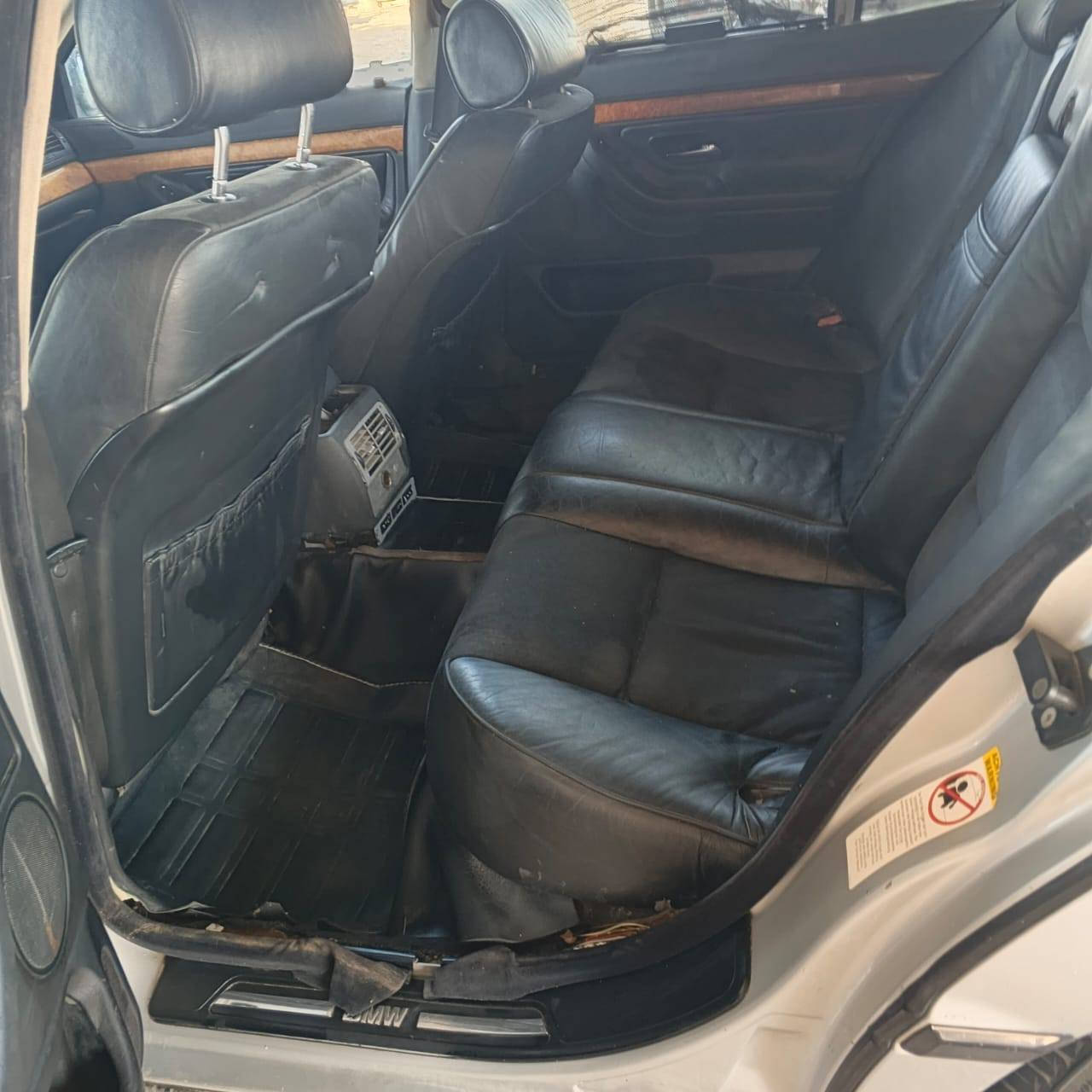 إسلام عليكم بي ام خفاش للبيع موديل 2000 محرك 28 كير تبترونك سياره بلاديه ومكفوله  كفاله عامه من الكص ونقل جثه وصبغ سنويه جديد سياره واحد على واحد سعر 60 العنوان البصره قضاء الدير الاستفسار ***********
