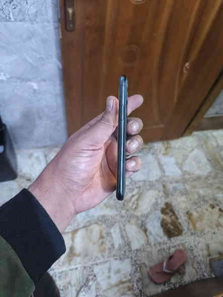 جهاز ايفون 11برو ذاكره 256ممفتوح وتر ضد ماء نضافه 90 بلميه مكفول من كلشي بس ..سيم كارت ميشتغل تطلع شبكه بس ميتصل ..تكنيك شحن كله مكفول سعر 230 وبي مجال بصيط شراي يتصل *********** مكان حسينيه الراشديه
