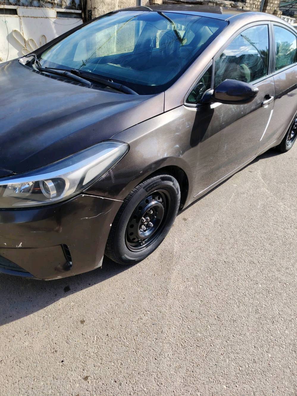 فورتي للبيع 18 ماشيه 141 الف البنيد سبق او جاملق والباب شويه كلير المحرك مفتوح مقفل رواجز او كازكيت بيهه طخات خفيفه مكاني بغداد الدوره ***********
