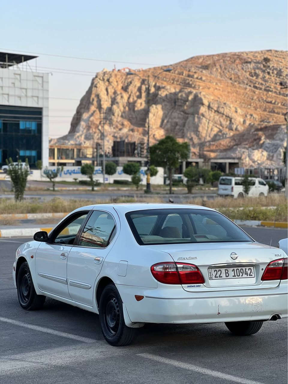 ماکزیما ٢٠٠٦ سێپارچەی پێشێ بۆیاخە کامل مەسرووف کراوە تەنیا دەحامیەکانی پیوویستی بەبۆیاخە  هەتا بڵێی سەیارەیەکی جوانوو خاووینە چوار تایەوو ویلی لۆکی لەژێرە تازە تاقم پلاکوو نۆزلوو کۆیلی بیلادی بۆداندراوەتەوە 
*********** رانية, السليمانية

