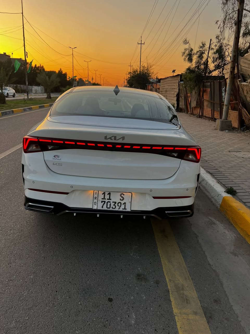كي فايف K5 موديل 2023
‏‎فول 1/1  عدة البانوراما رقم بغداد الدولي بأسمي 

‏‎خليجي ماشيه (30 الف) بحالة الوكاله حقيقي 

‏‎‏K5 على وضع الشركة بعدها

‏‎محرك 2500 الجبير المرغوب 

‏‎المواصفات 

‏‎دخول ذكي بصمة + تشغيل عن بعد 

‏‎شاشة اصلية + كاميرا دواره

ابل كار بلي أندرويد 

‏‎حساسات امامي خلفي

مصابيح هيلوجين ثلجي 

‏‎المصابيح الامامية زنون +LED

‏‎المصابيح الخلفية LED

‏‎اضائه ضبابيه

‏‎مقاعد مخمل  + كهرباء 

‏‎سايد بريك بصمة

‏‎مثبت سرعة

‏‎فول تحكم ستيرن

‏‎5 وضعيات قيادة SMART-ECO-COMFORT-SPORT-COSTOM

‏‎مري كهرباء قلاب 

‏‎تبريد قطعتين 

تبريد منفصل 

محرك كير شرط بلادي

السياره مكفوله من الفتح والصبغ بيها بارد كلش كلش بسيط إصبعين بالجاملغ الأمامي 

السعر 196 وبيها مجال كلش كلش بسيط 

مكاني بغداد حي الاعلام 

للستفسار ☎️ :***********
