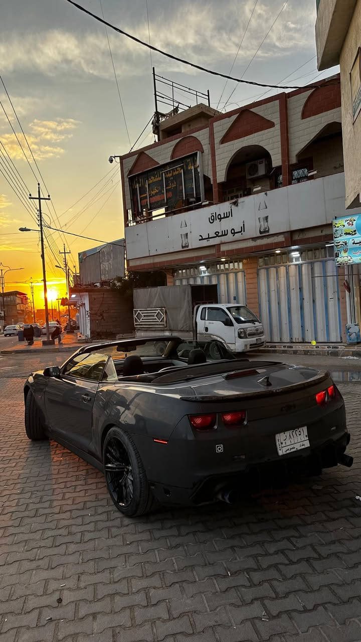 كمارو للبيع.
كمارو كشف فول موصفات للبيع گير عادي
السياره ماشيه 143,000km حقيقي فول موصفات گيجات كشنات جلد وكهربائيات ، السياره متروكه وجاي نعمر بيه حداديه جاهزه كهربائيات ومكينه جاهزات للأمانه الگير ينرادله تصفير 
السياره بيه ملاحضات قليله وتجهز 100% السياره مصبوغه عام سمنتي لونه الاصلي سلڤر  غير محدد معه العلم السياره وارد امريكي كلين تايتل ضررها فقطططط دعاميه 
موديله 2013 سته سلندر Rs السياره ب٧٠$ وبيه مجال او مراوس بسياره صالون نفس السعر
للتواصل.***********
راعيها بغداد ويريد تحويل 
ملاحضه:::الويل مو ويها
