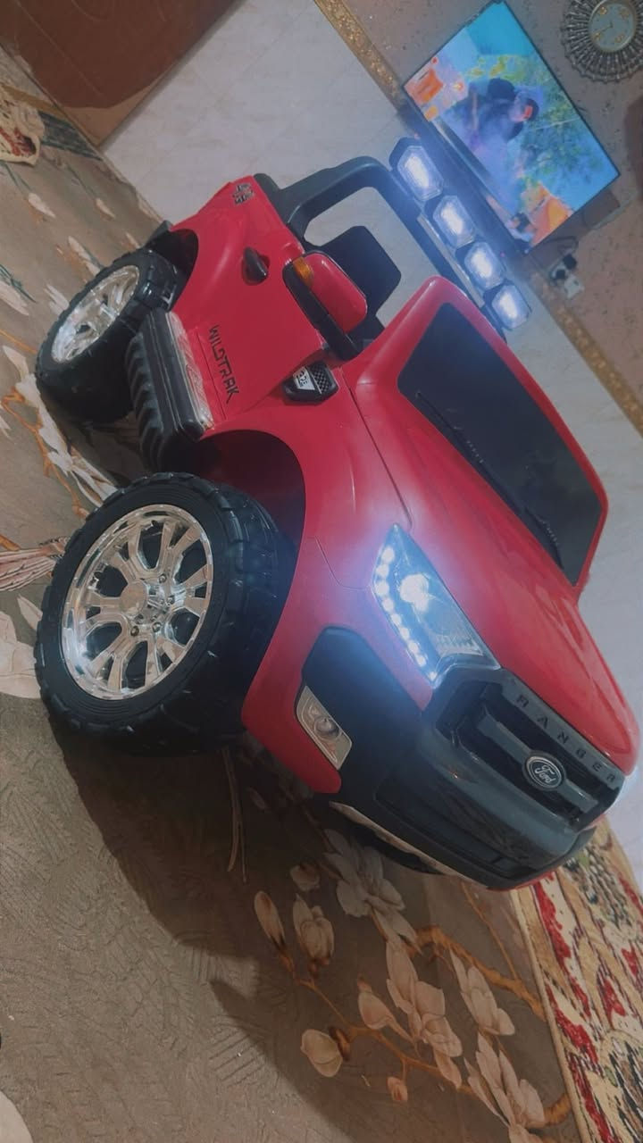 سيارة أطفال شحن سعره 200 وبيه مجال ***********
