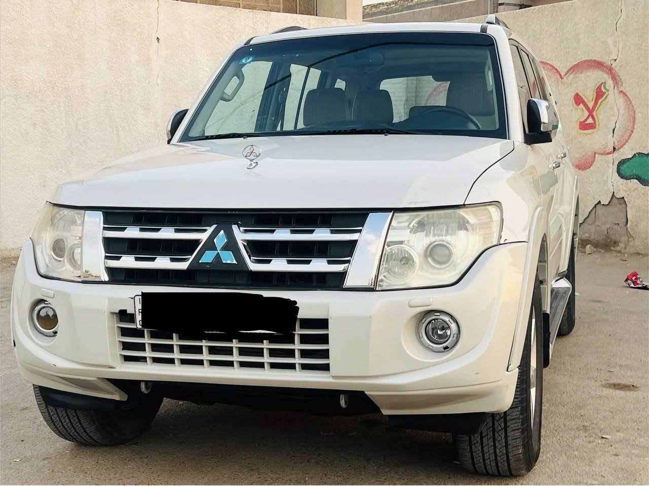 السلام عليكم 
سياره باجيرو حبتور 
مديل 2010
مكينه 3/500
سياره معروف مواصفاتهه 
فول مواصفات 1/1
سياره مكفوله كفاله عامه من الصبغ والبارد 
فقط قبق المكينه مفتوح 
سياره ما متعوبه 
السعر الاستفسار رقم الهاتف *********** فقط متواجد على الواساب
